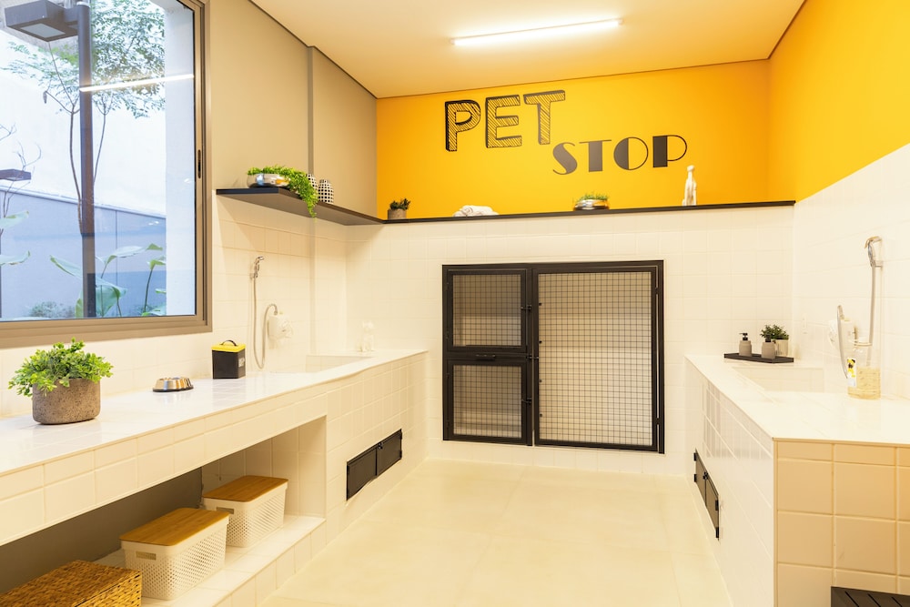Pet-friendly amenities