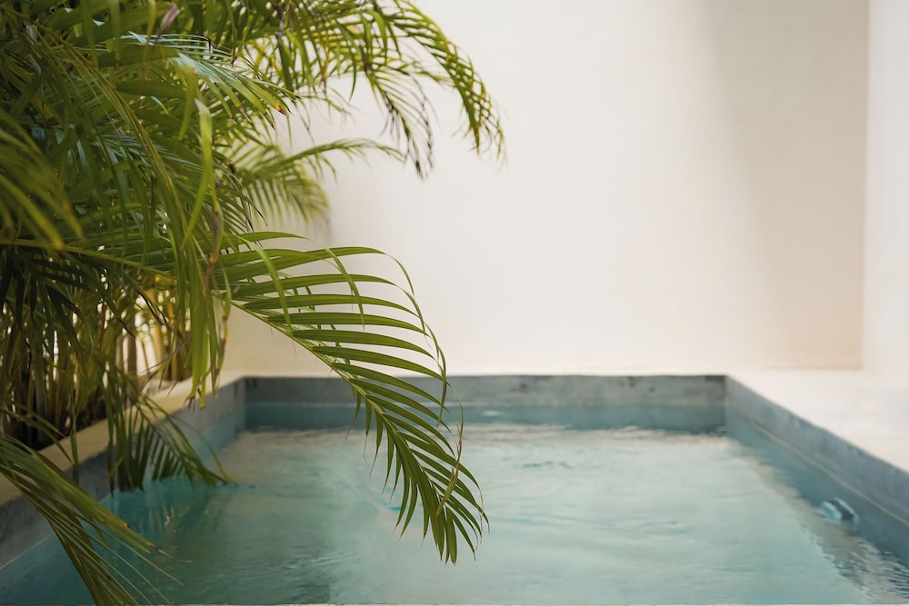 Private pool