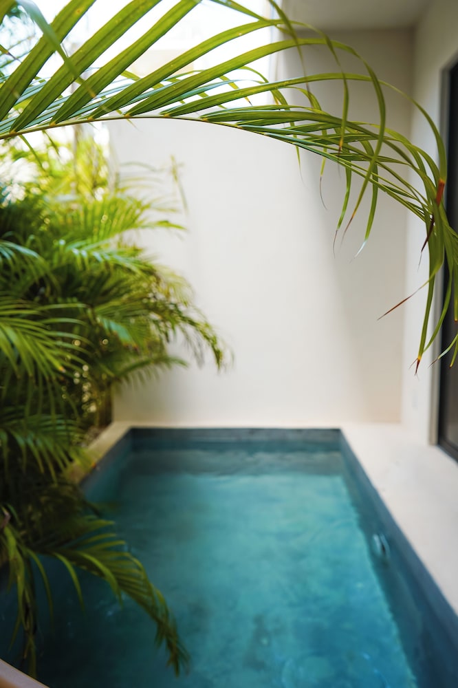 Private pool