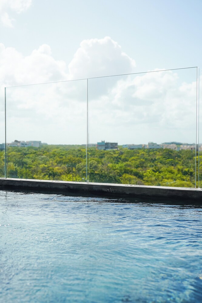 Private pool