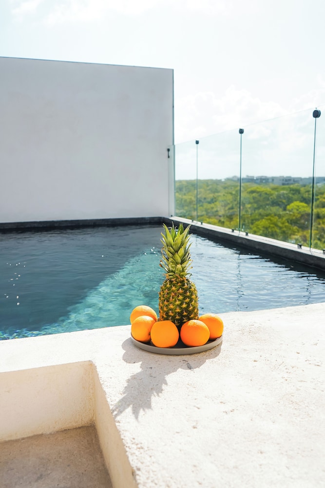 Private pool