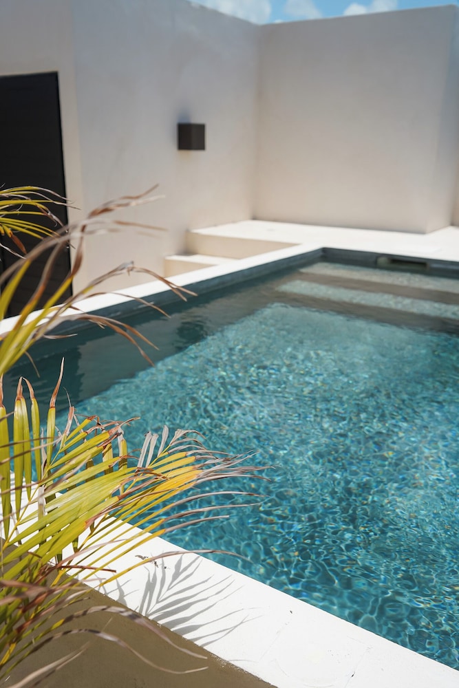 Private pool
