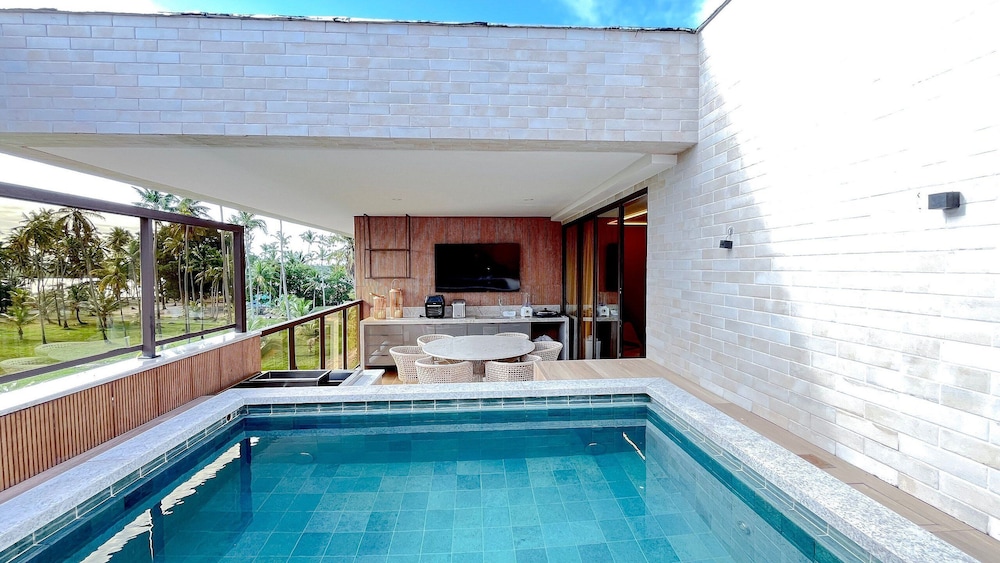 Private pool