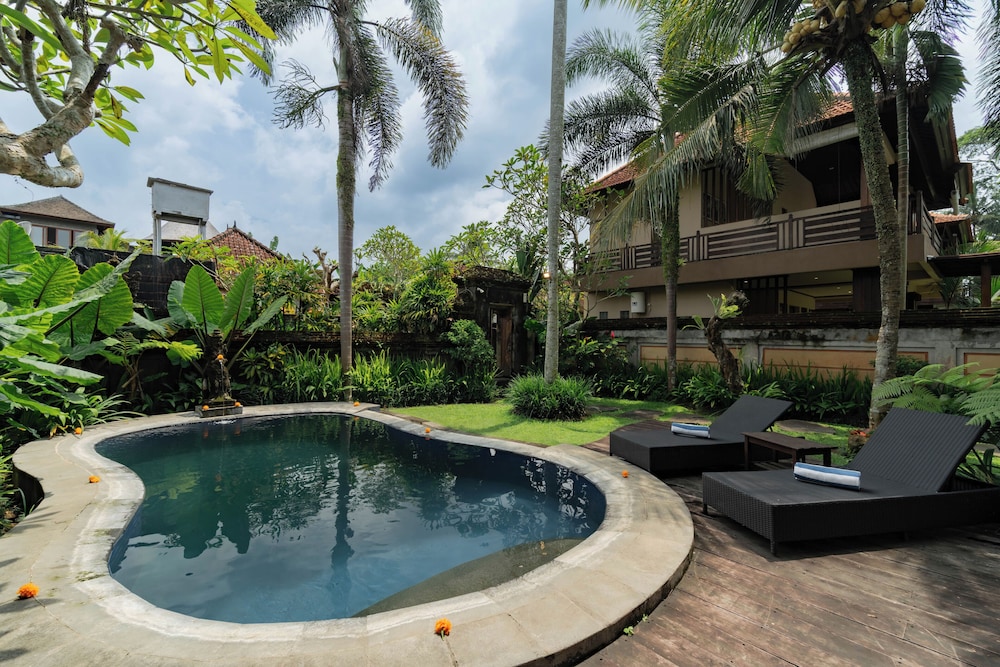 Private pool