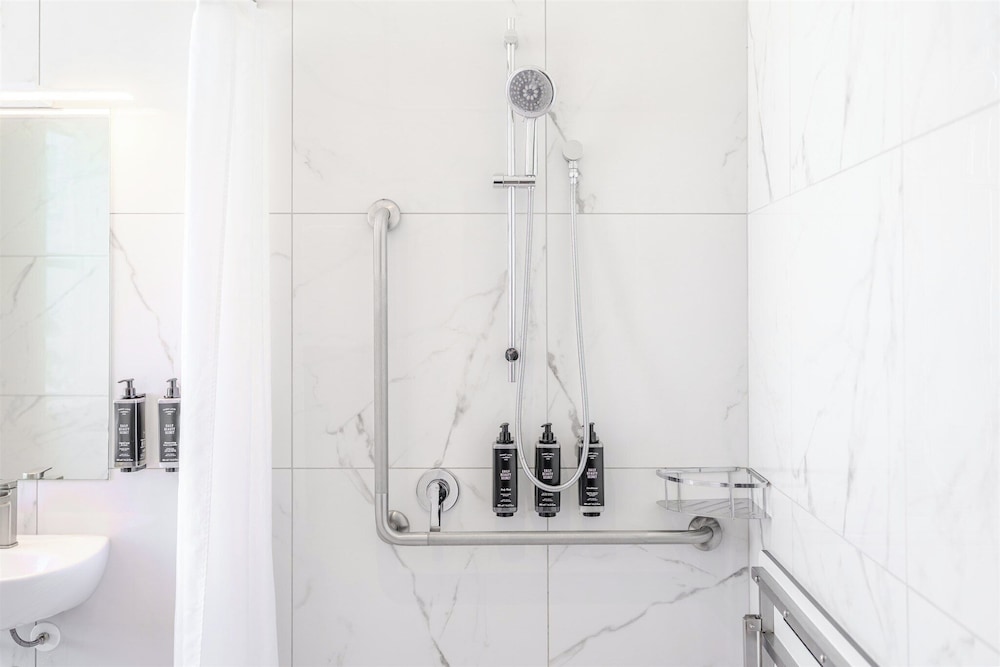Hand-held showerhead
