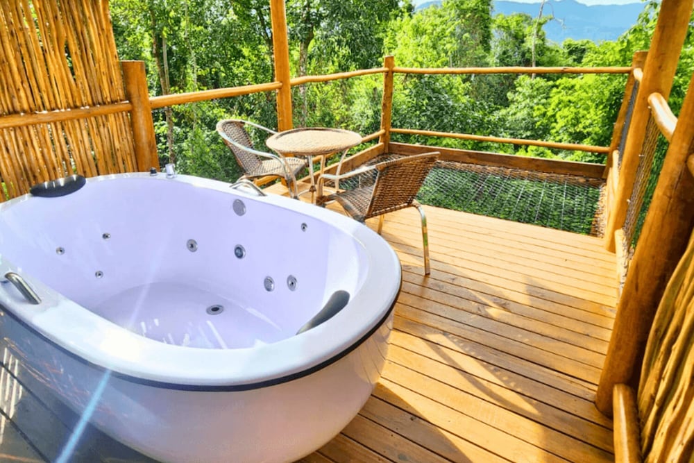 Private spa tub