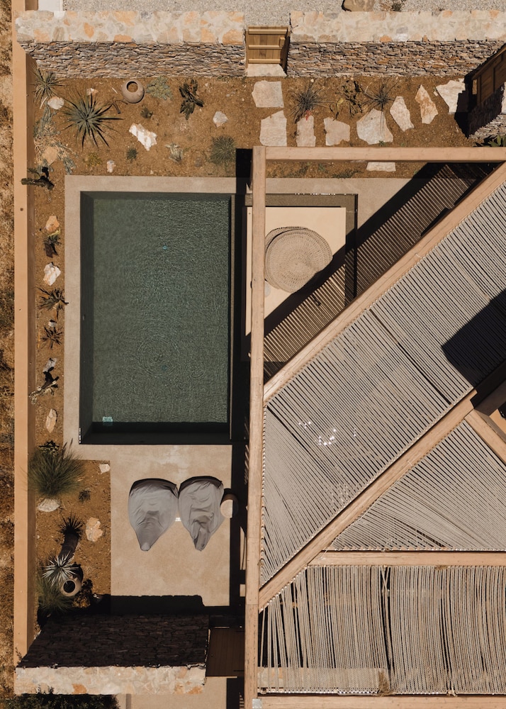 Private pool