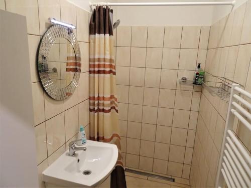 463182373.jpg