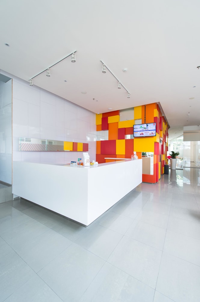 Check-in/check-out kiosk