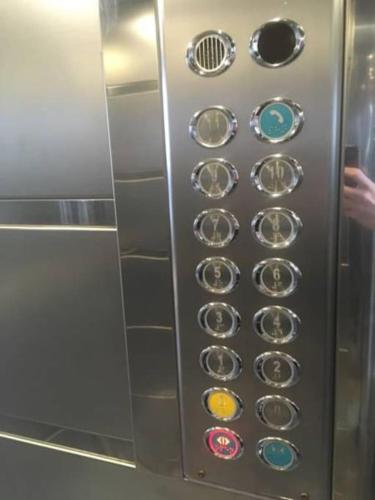 561046031.jpg