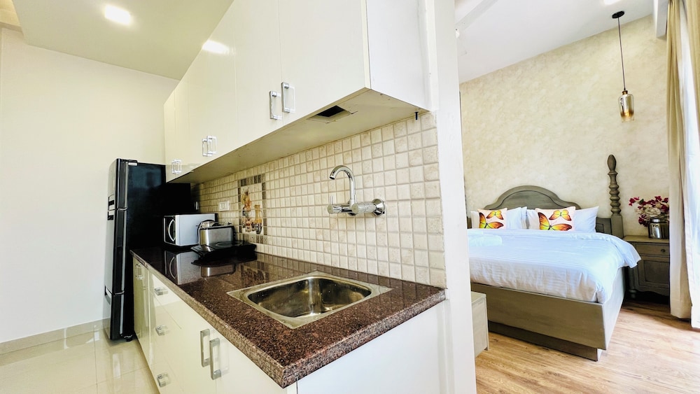 Private kitchenette