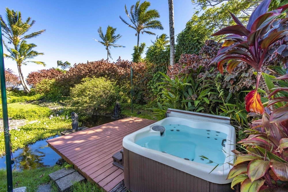 Private spa tub