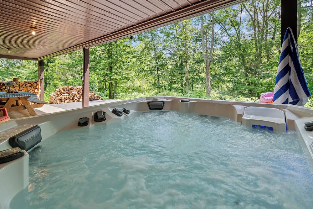 Private spa tub