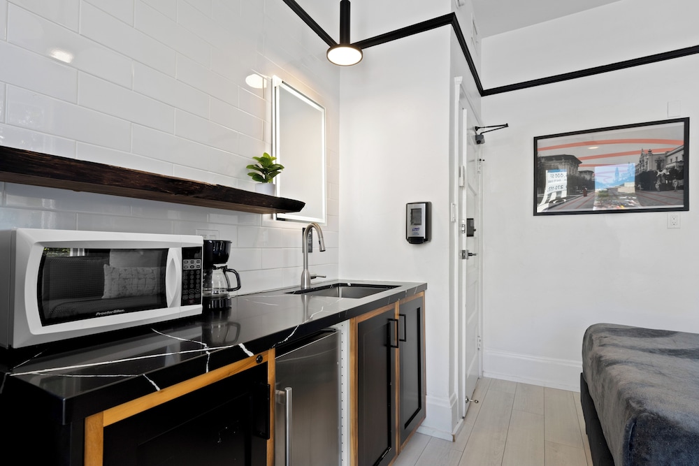 Private kitchenette