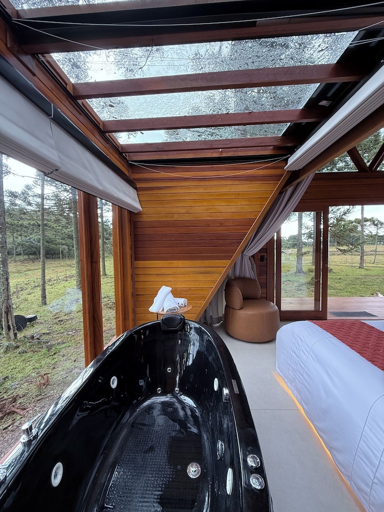 Private spa tub