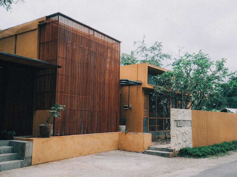 Primary image