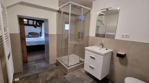 815049740.jpg