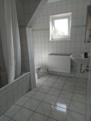 860593533.jpg