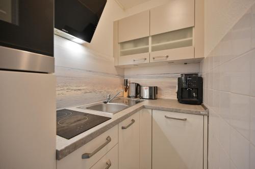 828043865.jpg