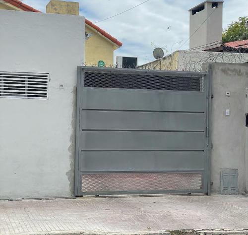 831659153.jpg