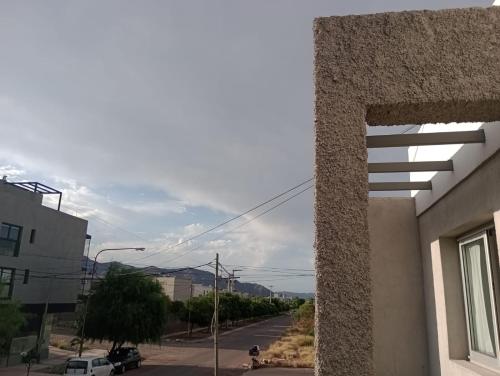 438110896.jpg
