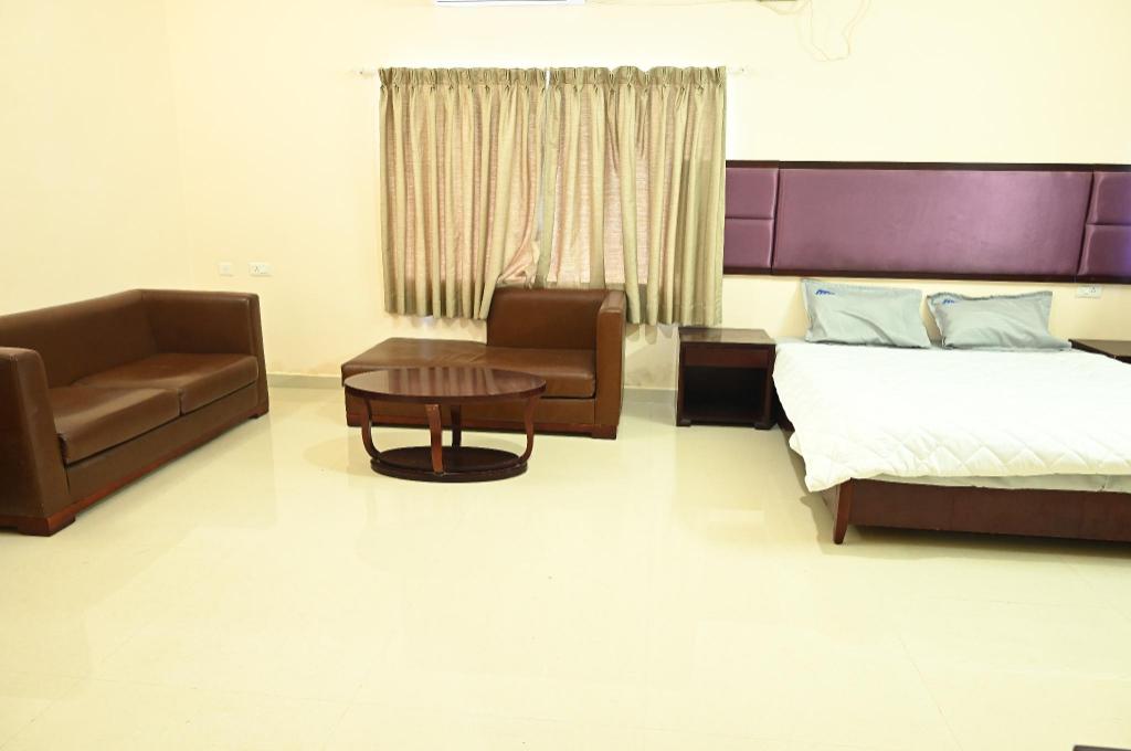 5e9bd810847cca4be58d918dc2d7bd9e.jpg