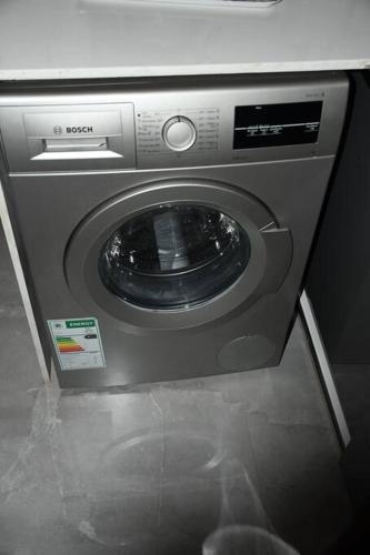 562579815.jpg