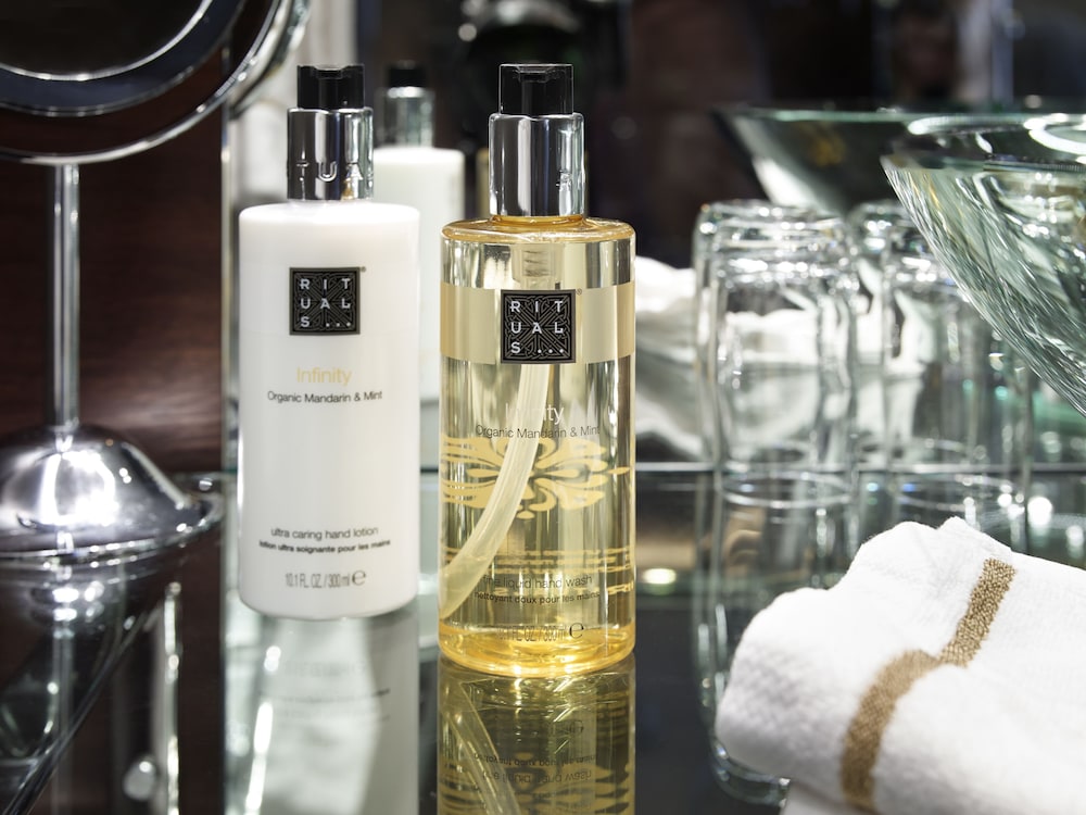 Bathroom amenities