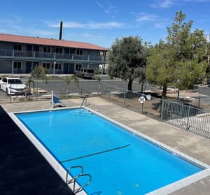 thumbnail: Outdoor pool