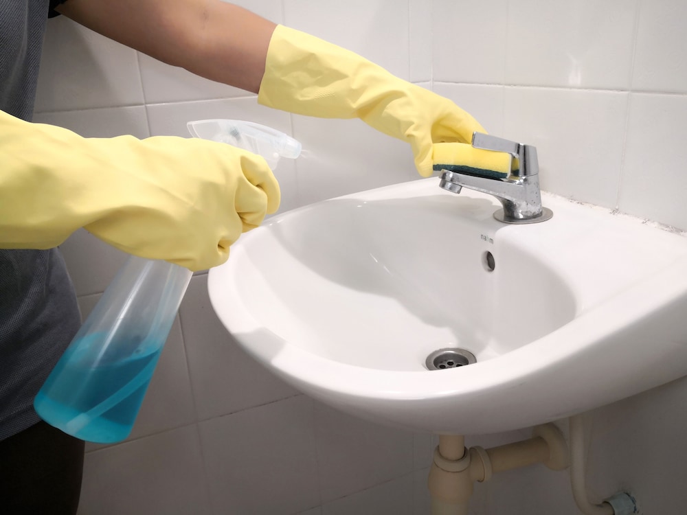 Bathroom sink