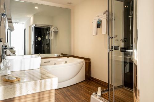 838455119.jpg