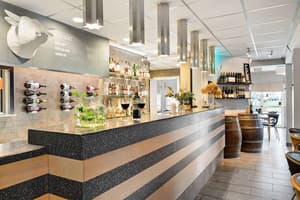 thumbnail: Bar (on property)
