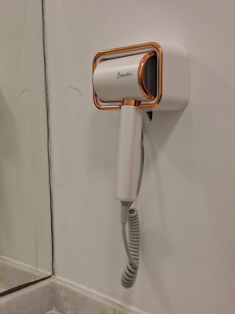 Hand-held showerhead