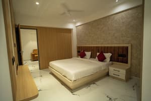 thumbnail: Room