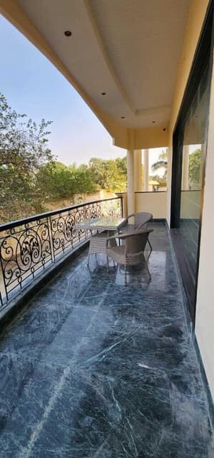 thumbnail: Balcony
