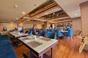 thumbnail: Restaurant