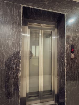 thumbnail: Elevator