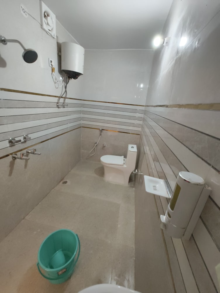 Bathroom amenities