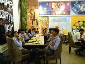 thumbnail: Restaurant