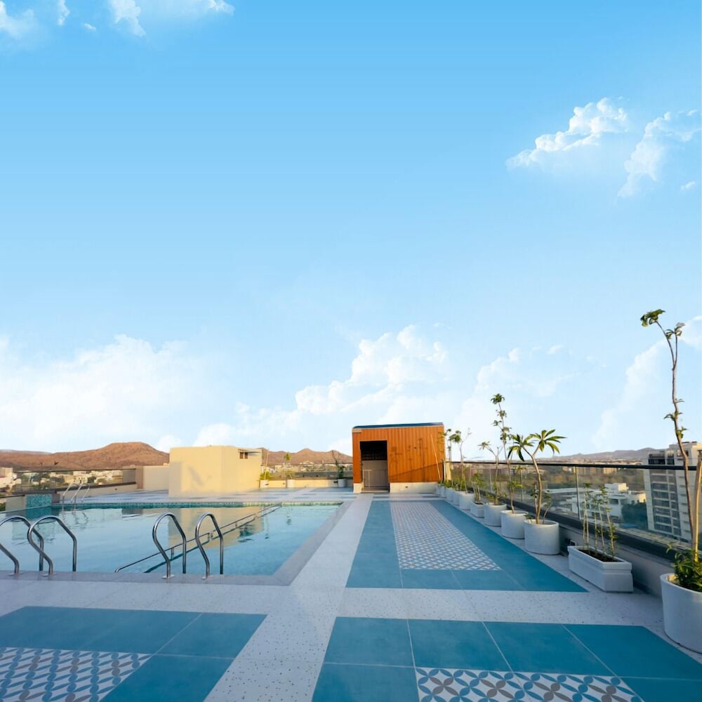 Infinity pool