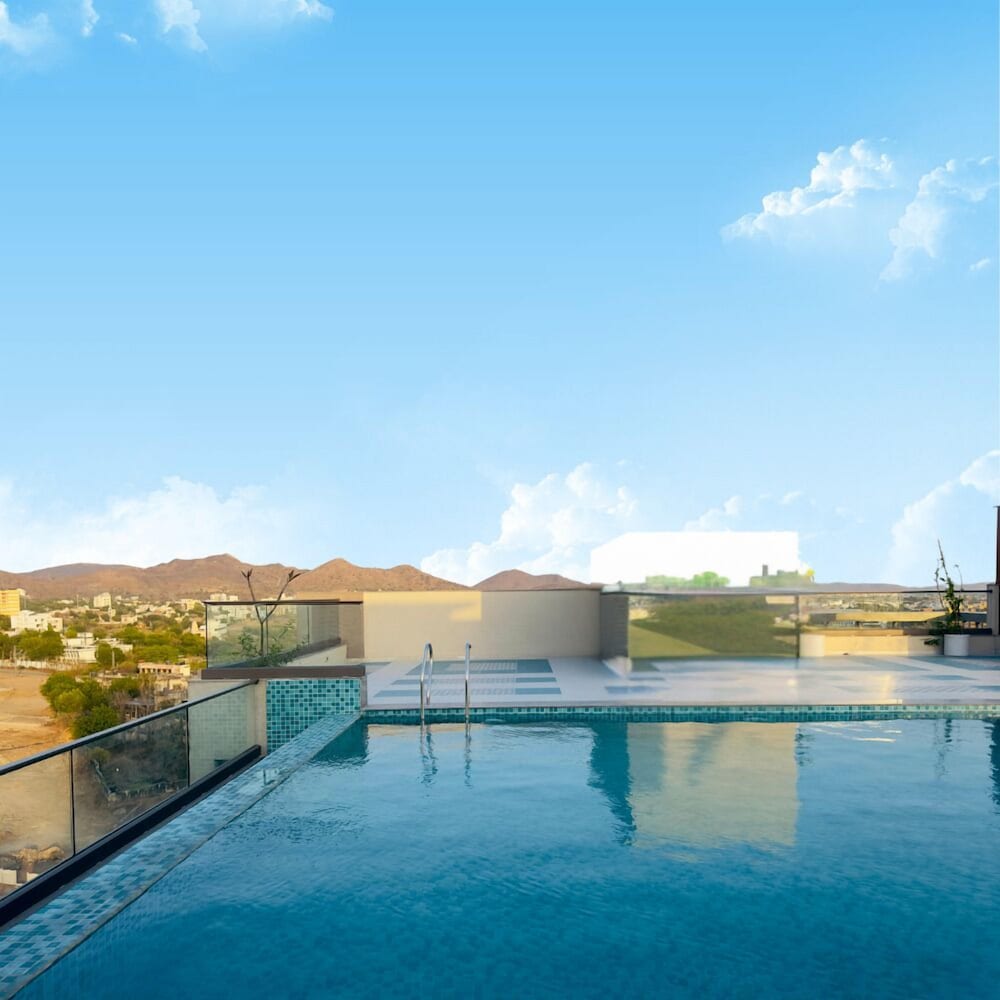 Infinity pool
