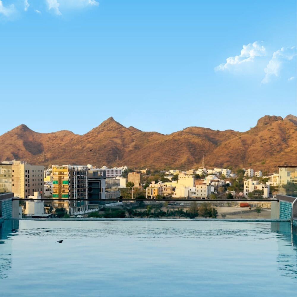 Infinity pool