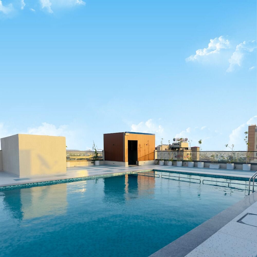 Infinity pool