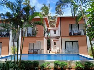 thumbnail: Front of property