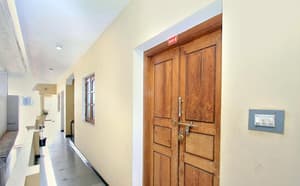 thumbnail: Hallway