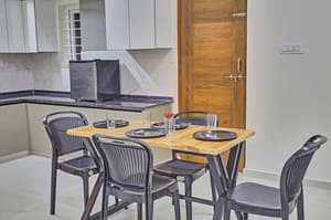 thumbnail: In-room dining