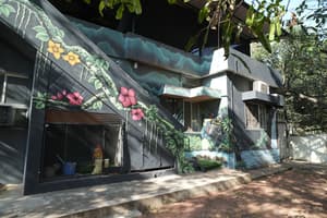 thumbnail: Exterior