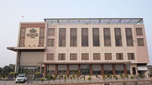 thumbnail: Exterior