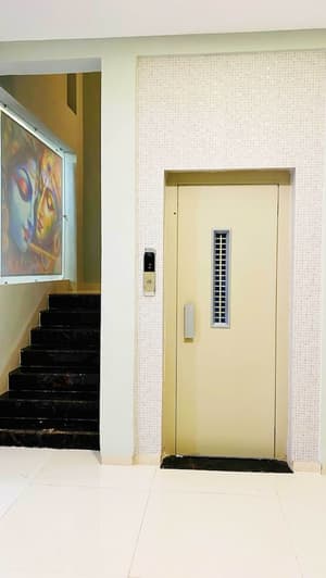 thumbnail: Elevator