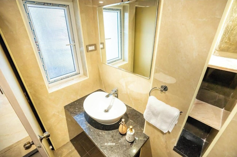 Bathroom sink